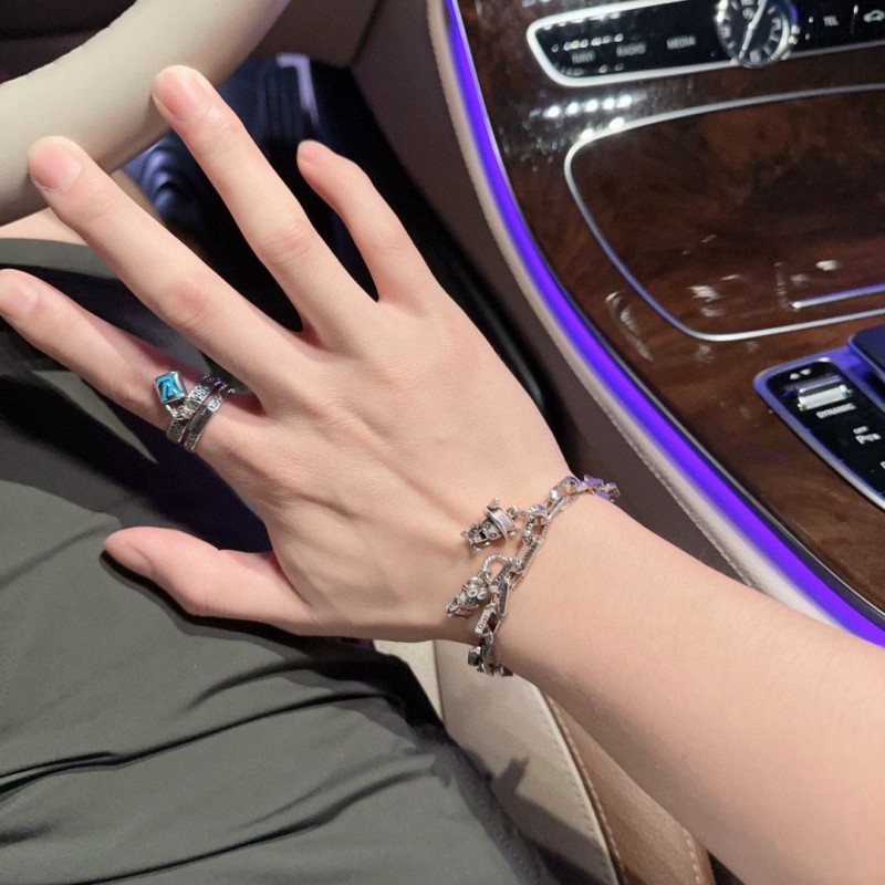 chr1st1an D10r bracelets